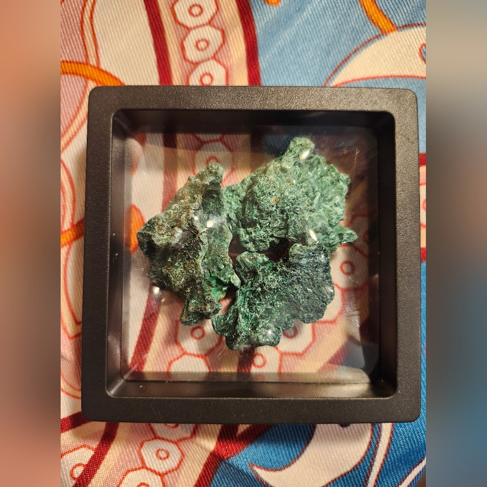 3 PC Raw/Rough Malachite In Display